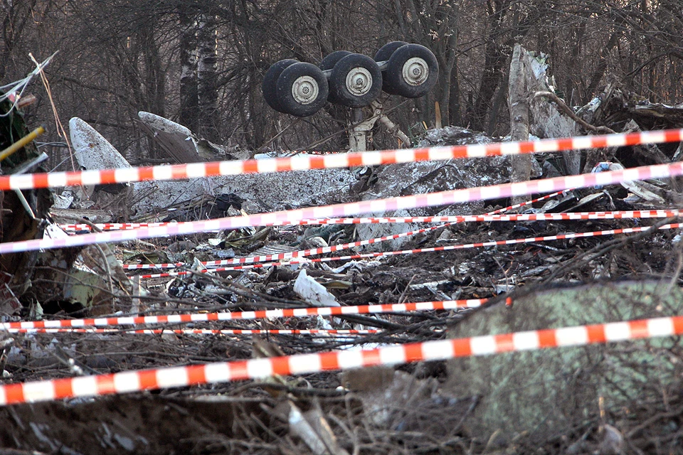 Апрель 2010 года, место крушения польского самолета в Смоленской области.