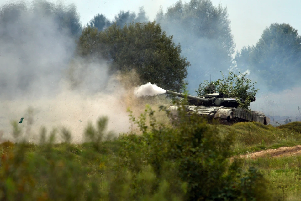 Украинские военные продолжают обстрелы мирных жителей.