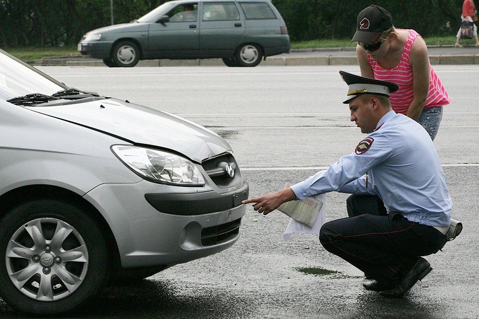 У ГИБДД изымается право снимать с автомобиля регистрационные знаки в случае запрета его эксплуатации из-за нарушений.