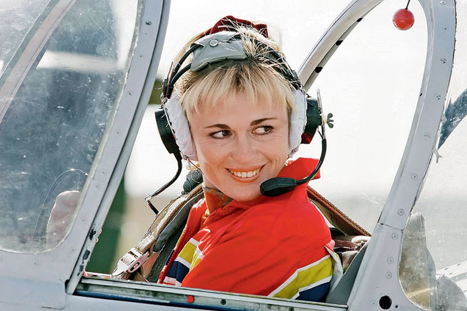 Светлана Капанина – признанный лучший пилот столетия. Она абсолютная чемпионка мира по высшему пилотажу 1996, 1998, 2001, 2003, 2005, 2007, 2011 годов