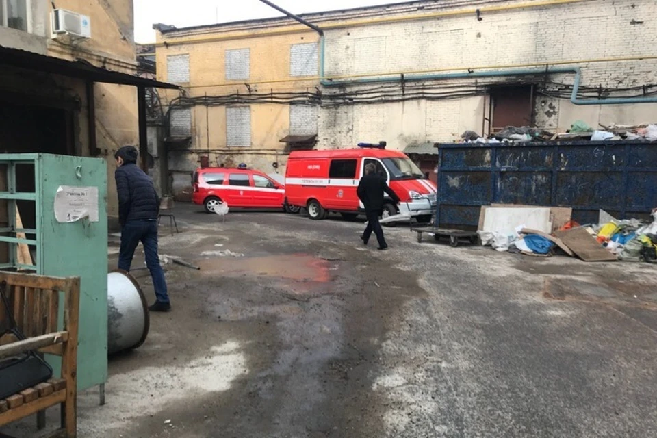 На месте происшествия работают экстренные службы Фото: ДТП и ЧП Санкт-Петербурга