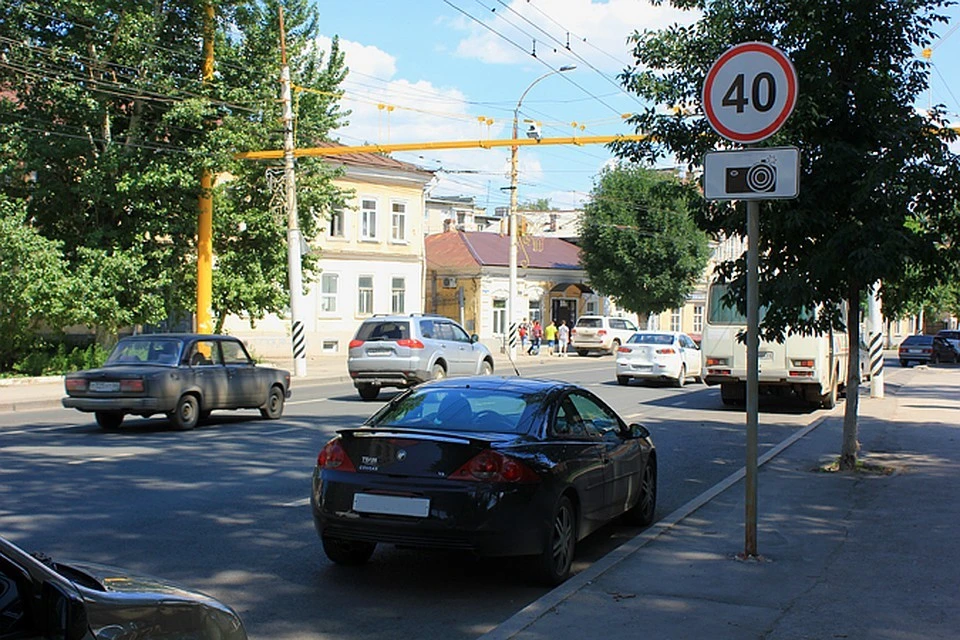 Депутат предложил ограничить скорость в Петербурге до 40 и 30 километров в час.