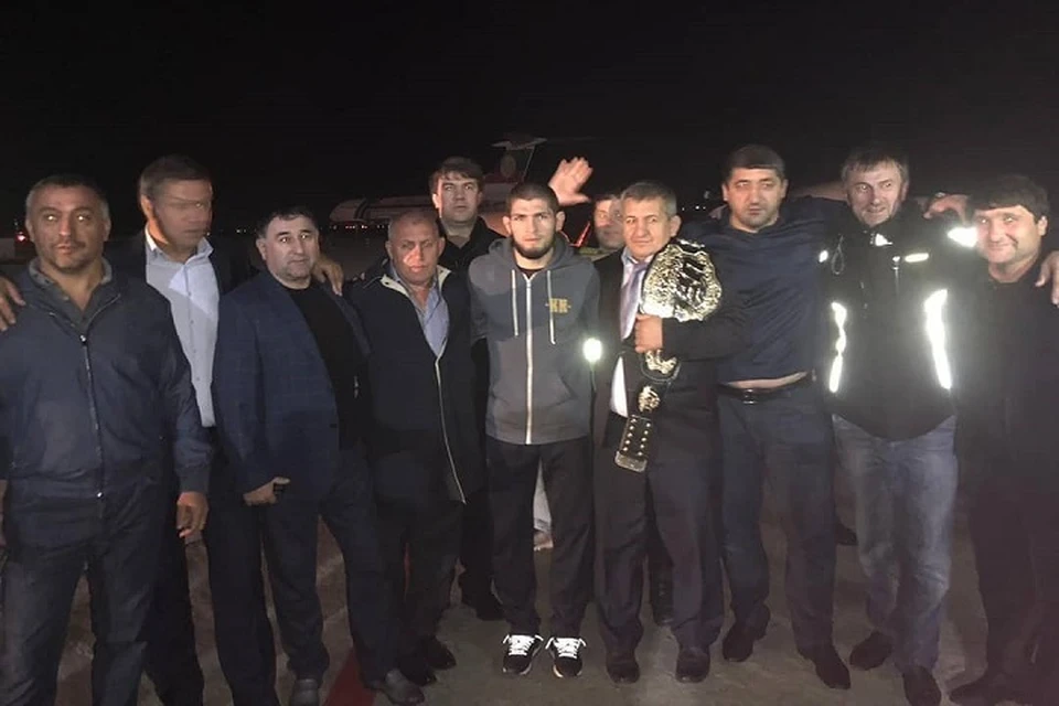Хабиб Нурмагомедов привёз чемпионский пояс в Махачкалу