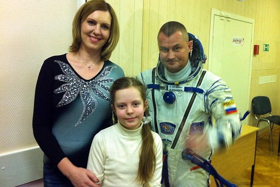 Светлана Овчинина и Алексей Овчинин с дочкой