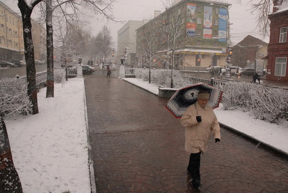 Погода на сегодня пермь. Снег в Перми. Снегопад в Перми. Первый снег в Перми. Снег в октябре в Перми.