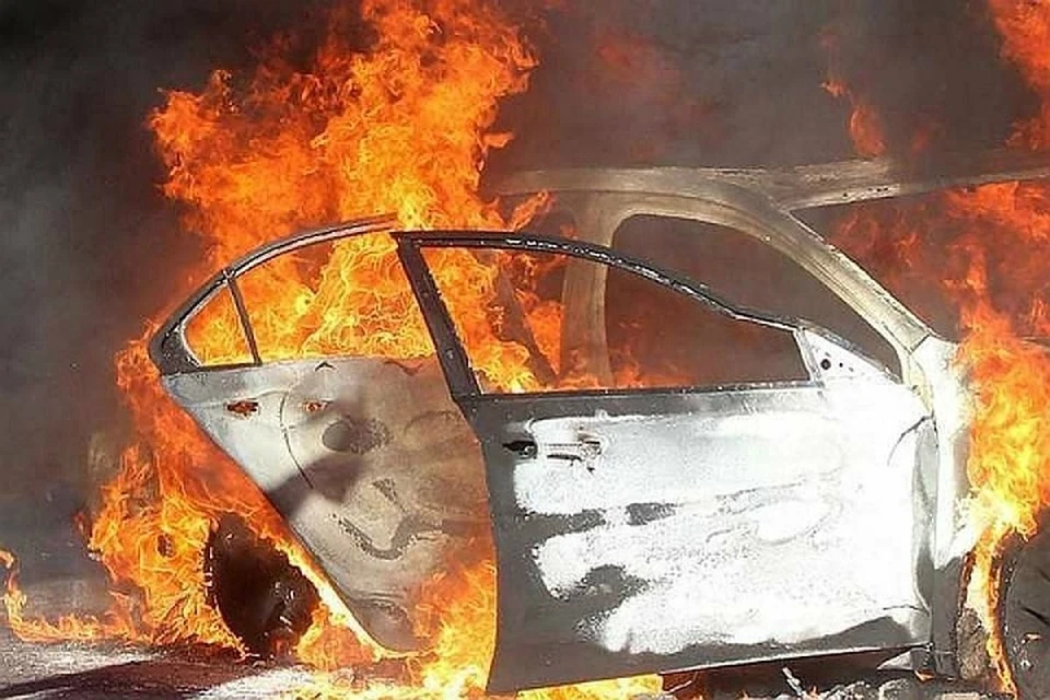 Преступники избили правозащитника и сожгли его авто