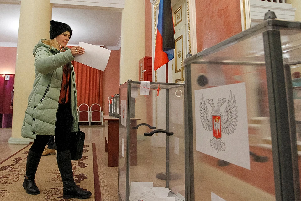 Выборы местных властей прошли в непризнанных республиках Донбасса 11 ноября.