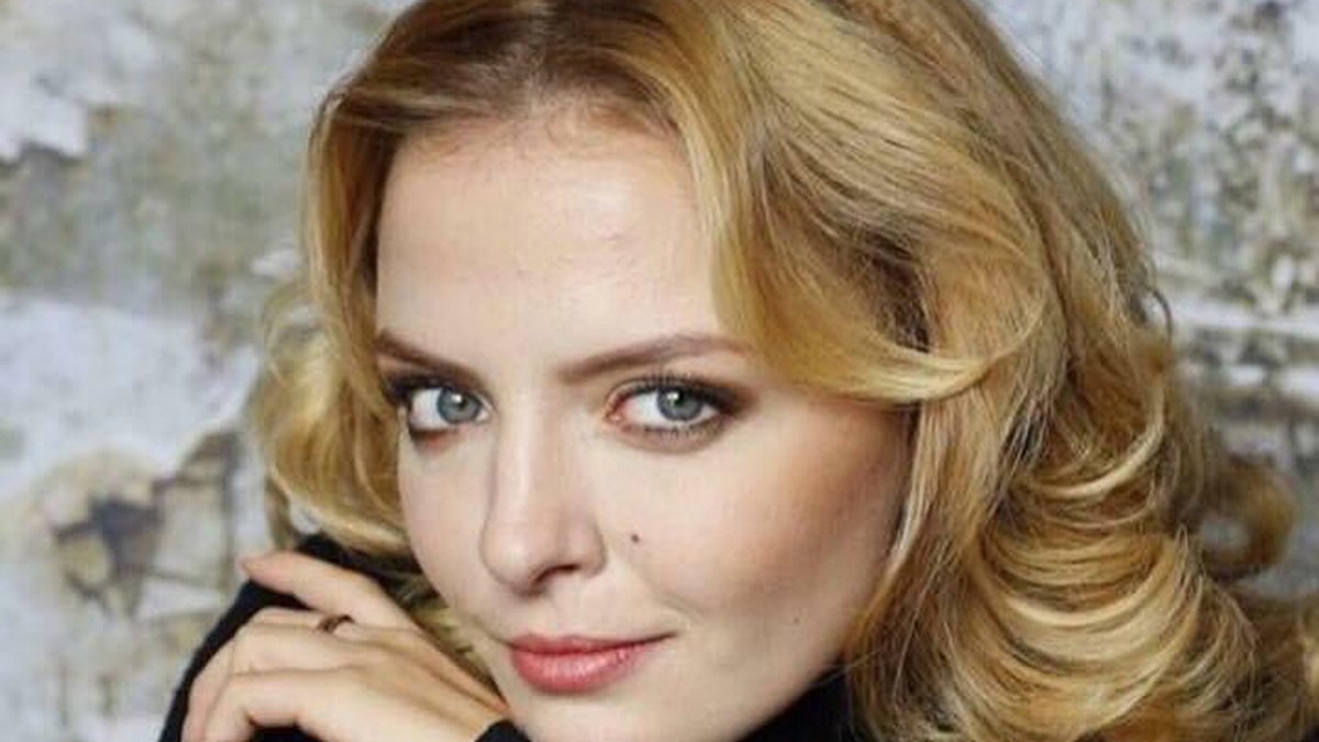 Порно ағасы әпкесінің пәктігін алды