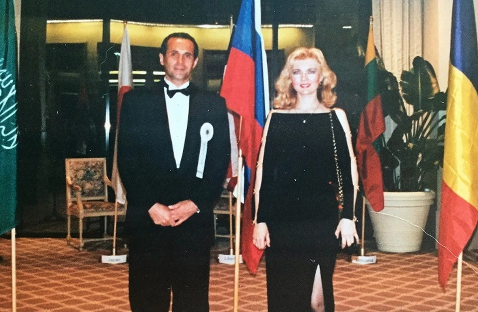 Семья Кузнецовых во время работы Владимира Сергеевича генеральным консулом РФ в Сан-Франциско.