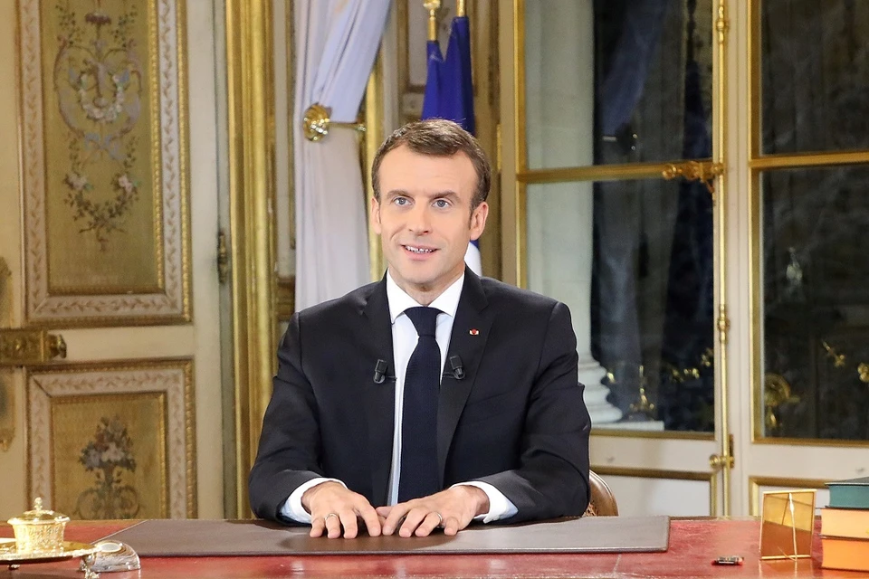 Французский президент Эммануэль Макрон обратился с телеобращением к нации