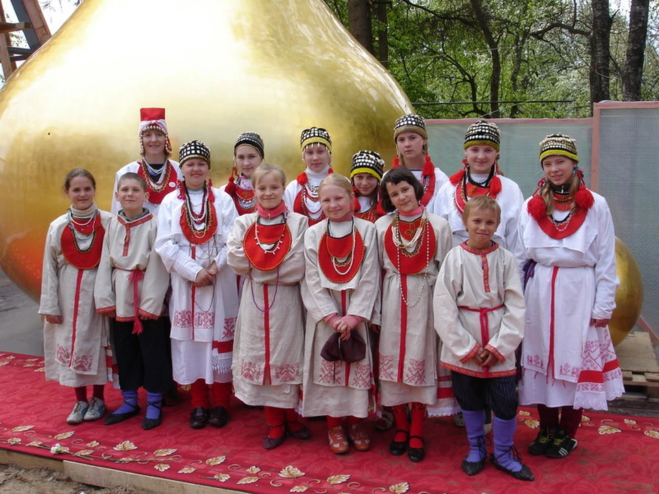 Водский детский ансамбль «Линнуд» (Птички). ФОТО: Ольга Конькова (архив Центра коренных народов ЛО)
