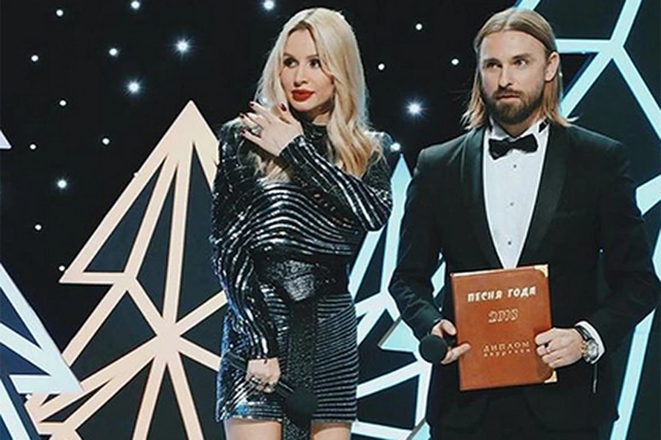 Хит певицы "СуперСтар", автором которого является Иванов, победил в категориях "Российский поп-сингл года" и "Самое громкое заявление".