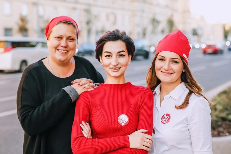 Мария Самсоненко, Алина Суворова и Эльмина Елистратова победили рак и теперь помогают другим людям, столкнувшимся с этим диагнозом Фото: Азат Биккинин