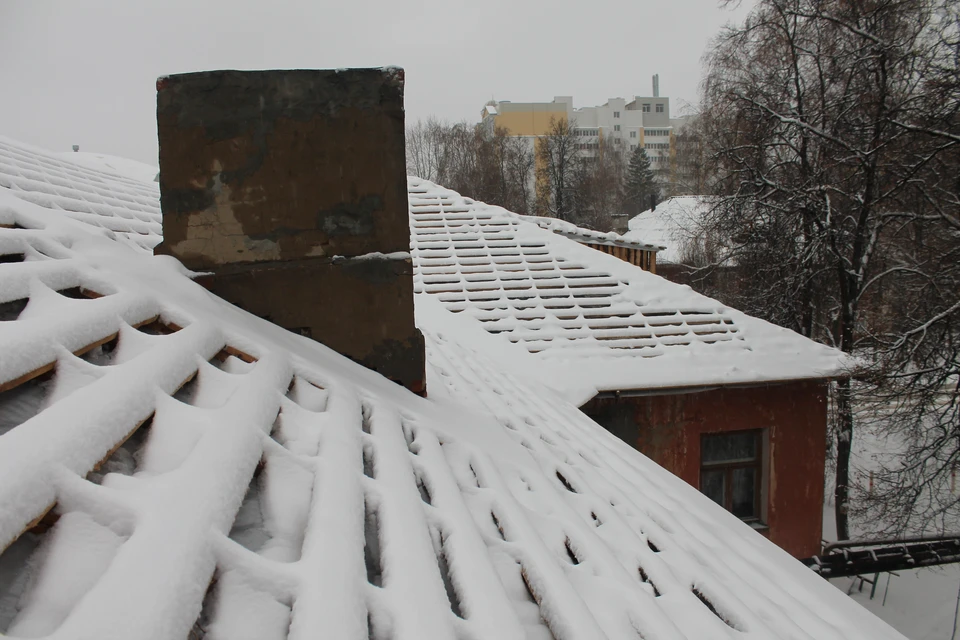Крыша дома на улице Промышленной в Рязани осталась раскрытой в снегопад. Фото: ОНФ