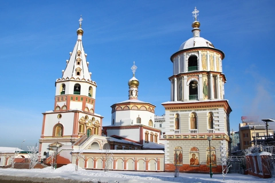 В храме Богоявления Рождественскую службу проведет митрополит Иркутский и Ангарский Вадим.