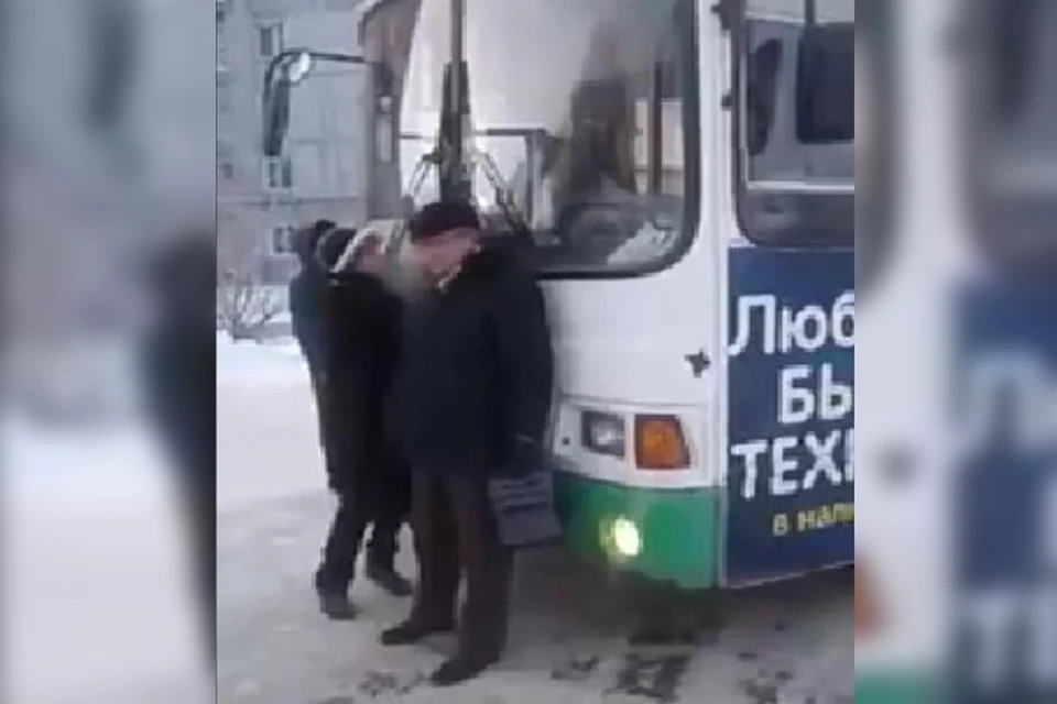 По информации очевидцев, шесть автобусов подряд проследовало в гараж, вместо того, чтобы выйти в рейс.