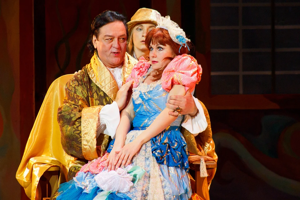 В Царицынской опере - "Свадьба Фигаро".