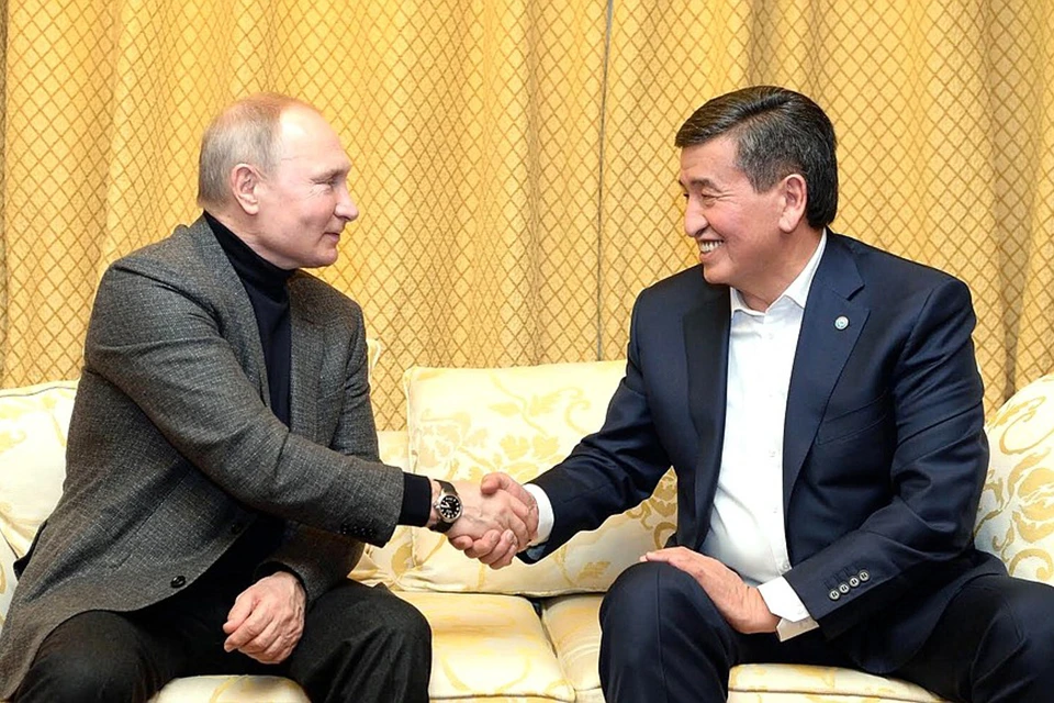 В Сочи состоялась неформальная встреча Владимира Путина с президентом Киргизии Сооронбаем Жээнбековым. Фото kremlin.ru