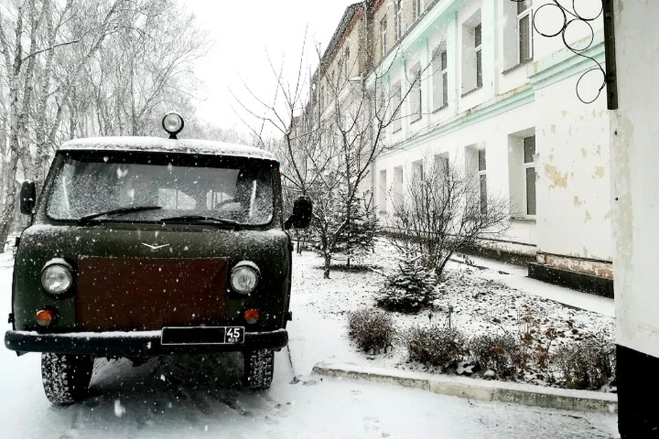Снег в городе Фокино начался стремительно и за короткое время засыпал весь город. Фото: читатель «Комсомолки».