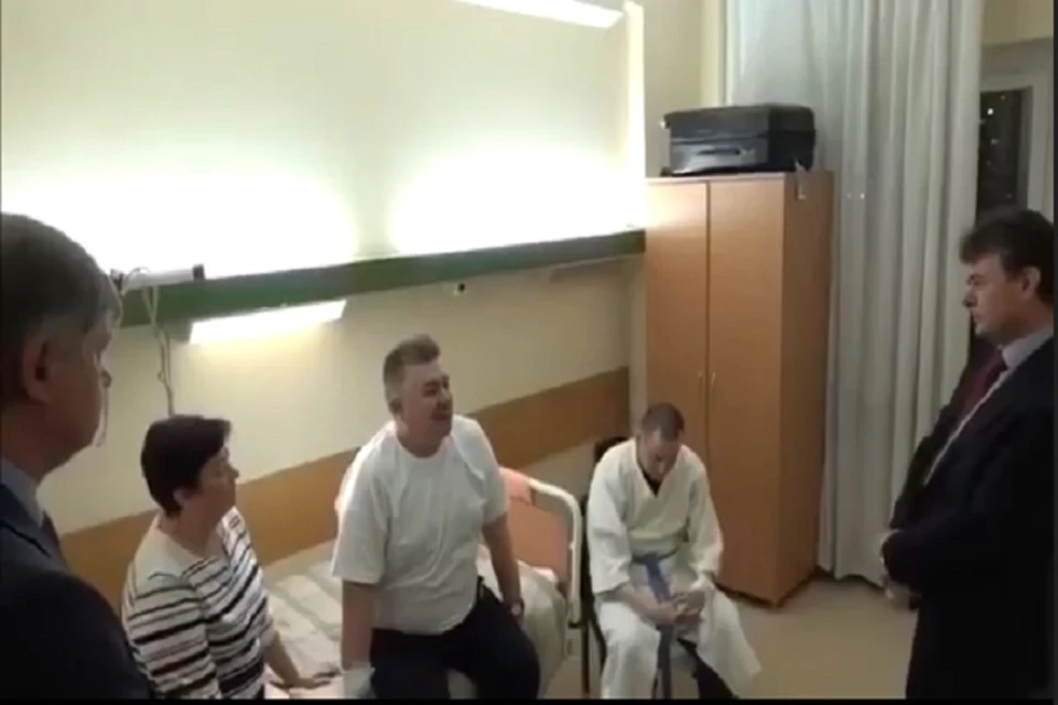 Молдавские дипломаты встретились в Москве со спасенными пилотами (Фото: скрин с видео).