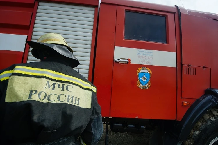 Праздник с огоньком: на Урале мужчина поджег квартиру со своими детьми