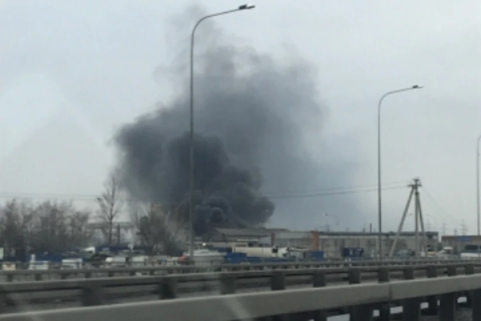 На Софийском шоссе в Петербурге произошел пожар в промзоне