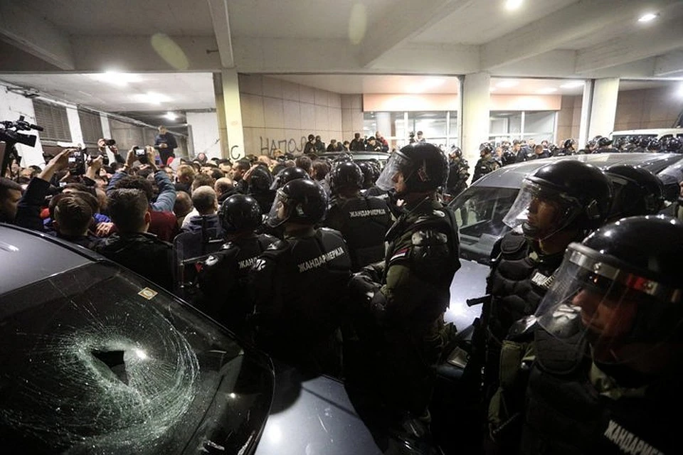 Акция протеста в столице Сербии переросла в массовые беспорядки
