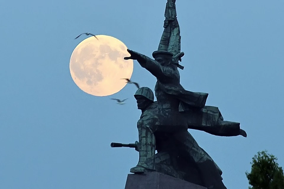 Жители полуострова смогут полюбоваться Луной 21 марта