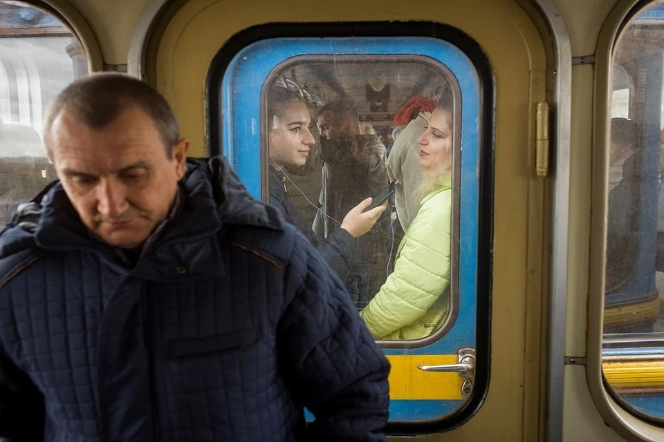 Порошенко обвинил Россию в сдерживании развития киевского метро