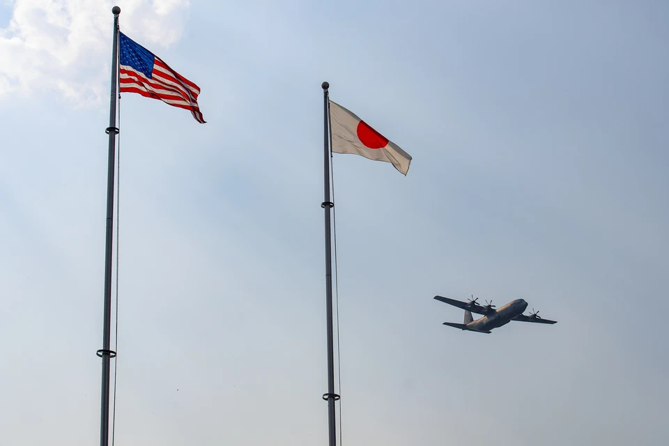 На военной базе США в Японии неизвестные устроили взрыв