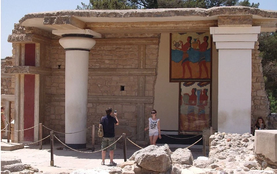 Главная достопримечательность Крита, конечно, Кносский дворец. Но и в городе Ираклион стоит побывать.