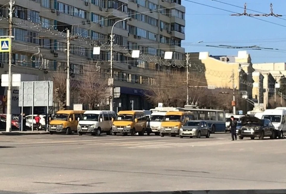 Власти Волгограда уверяют, что убирают с улиц только нелегальных перевозчиков.