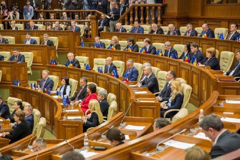 Вторые половинки большинства депутатов от ДПМ успешные бизнес-леди. Фото: tribuna.md