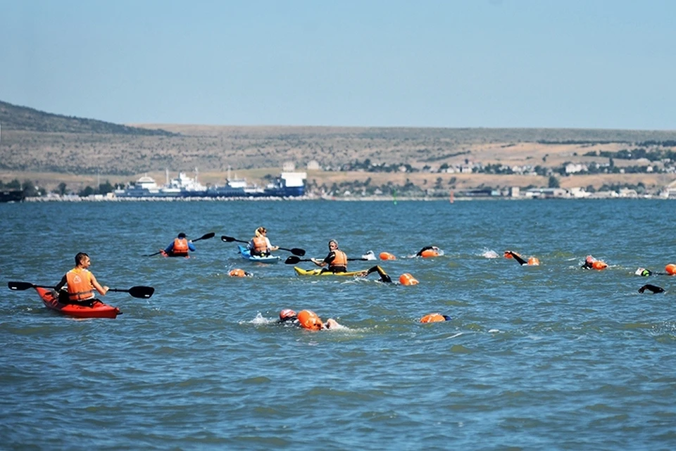 Заплыв через Керченский пролив Фото: Юрий Володин/X-WATERS