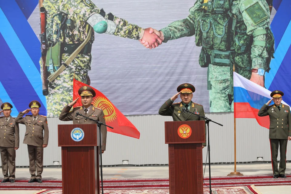 Военное и военно-техническое сотрудничество - одно из основных направлений двусторонних взаимоотношений между Кыргызстаном и Россией.
