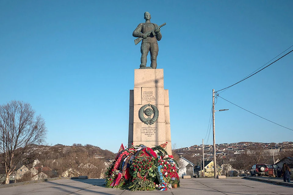 Норвежско-российская делегация посетила места боевой славы в Заполярье. Фото: с сайта varlamov.ru