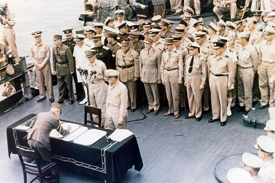 2 сентября 1945-го на борту американского линкора «Миссури» был подписан акт о безоговорочной капитуляции Японии, что и стало окончанием Второй Мировой