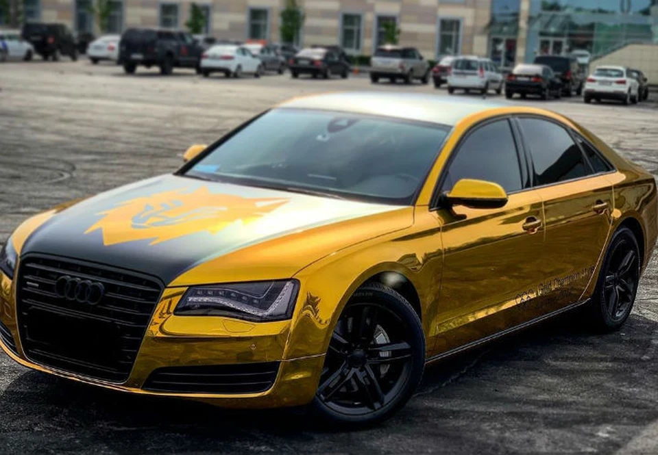 Audi r8 Gold