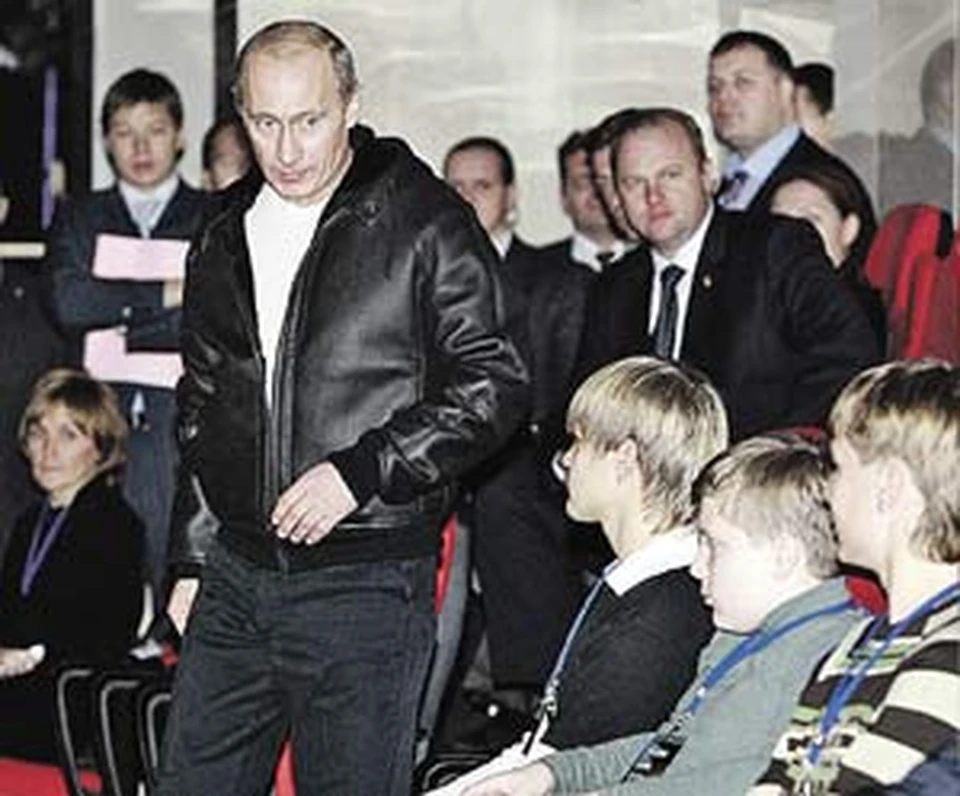 Президент и дзюдоист Владимир Путин приехал посмотреть, как нынче дерутся за Россию.