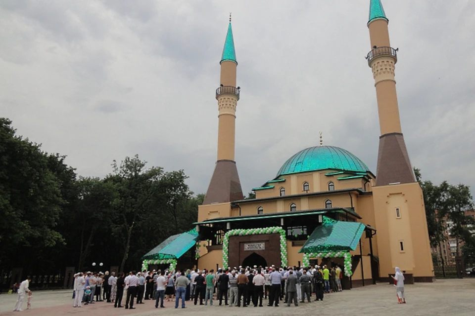 Мечеть Ахать Джами первая и самая большая мечеть в Донбассе. Фото: sprotyv.info