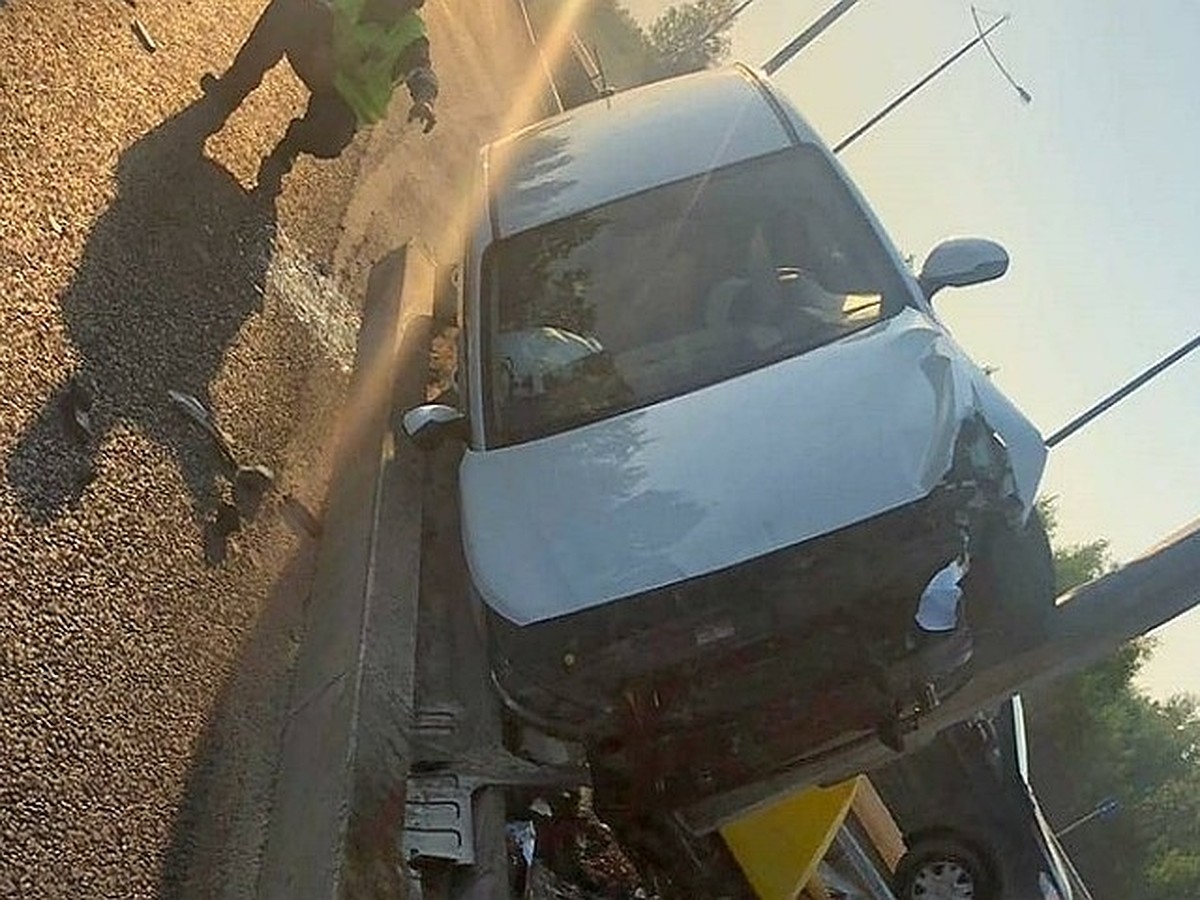 Я попала не в Китай, а в больницу». Пермячка пострадала в ДТП с машиной  такси, которая врезалась в столб - KP.RU