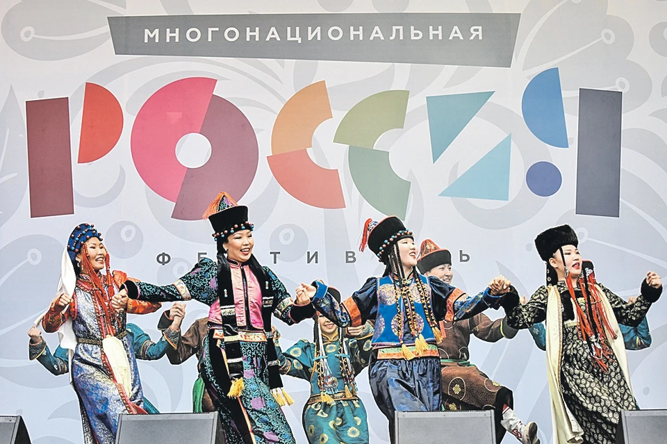 Помимо певцов, на центральной площадке фестиваля выступят хореографические группы. Автор фото: Игорь ИВАНКО/Агентство городских новостей "Москва".