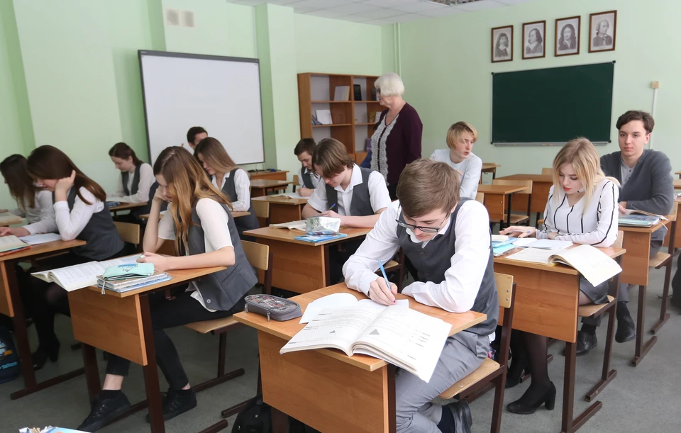 Ребята два года углубленно изучали математику, химию и физику. Фото: АО "ННК"