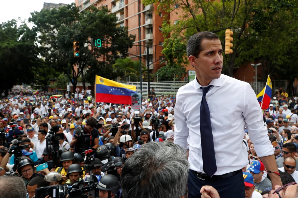 Многие венесуэльцы, причем уже и в оппозиции, начали уставать от самопровозглашенного главы государства