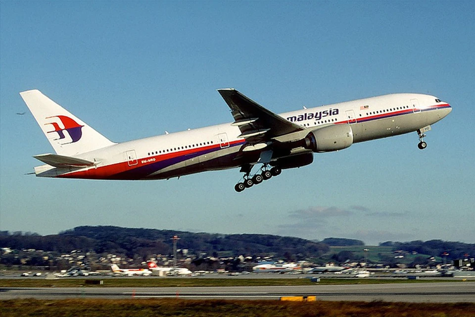 Четыре года назад в Индийском океане бесследно исчез огромный лайнер «Боинг-777-200», следовавший по маршруту Куала-Лумпур - Пекин