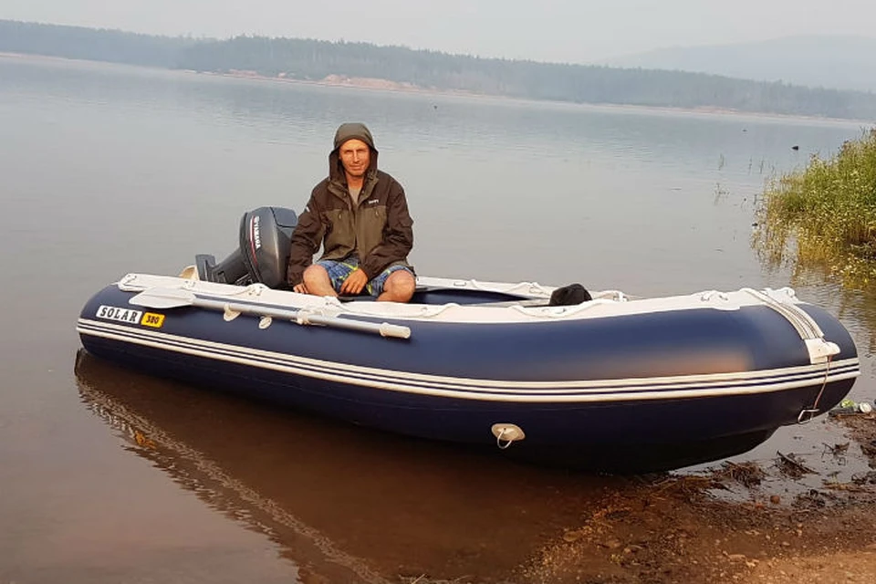 На этой лодке Кирилл Столяров спасал рыбаков. Фото: предоставлено Анной Столяровой