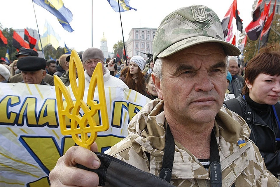 Украинские националисты во время митинга. Фото: Vladimir Sindeyeve/NurPhoto/Zumapress/TACC