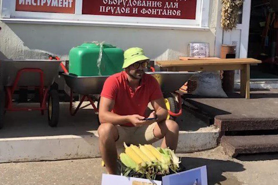Маркетолог Илья устроил постановочную распродажу кукурузы с поля, где счастливо приземлился самолет А321