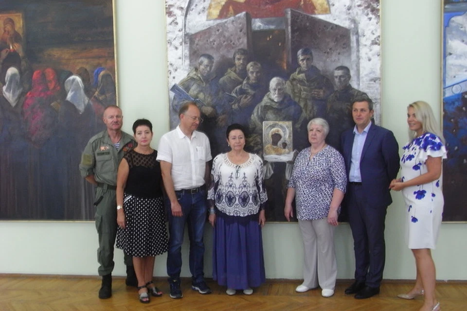 Три полотна под потолок «Молитва» россияне подарили Республике