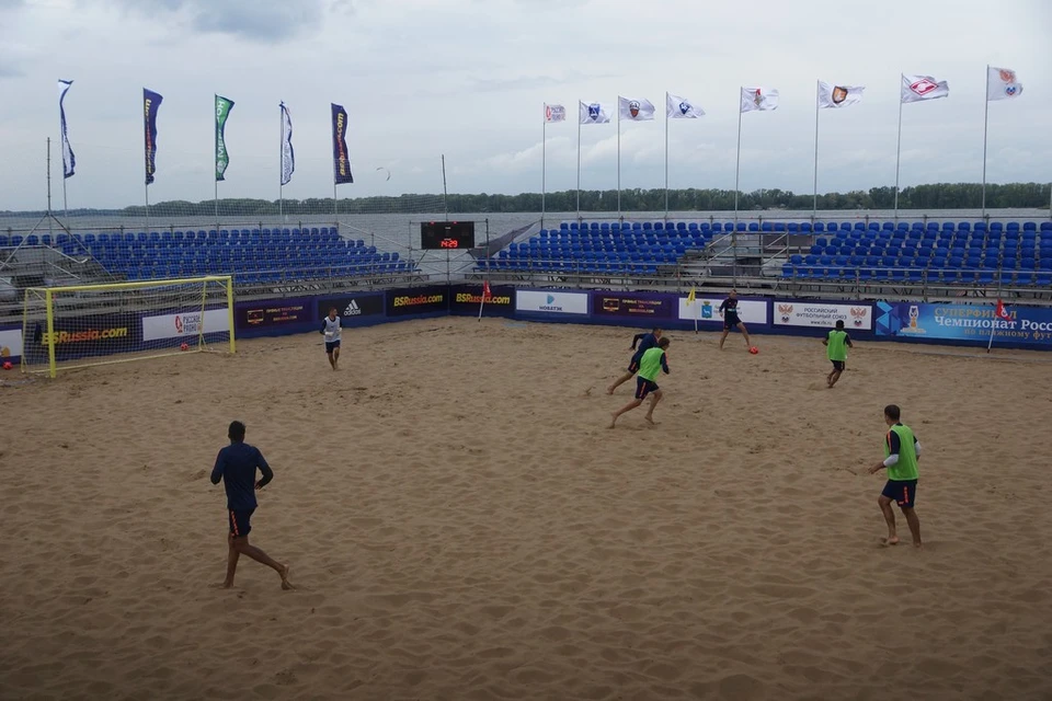 В Самаре специально к Суперфиналу построили временный пляжный стадион.